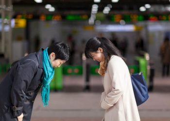 Japonlar Neden Eğilirken Selam Verir?